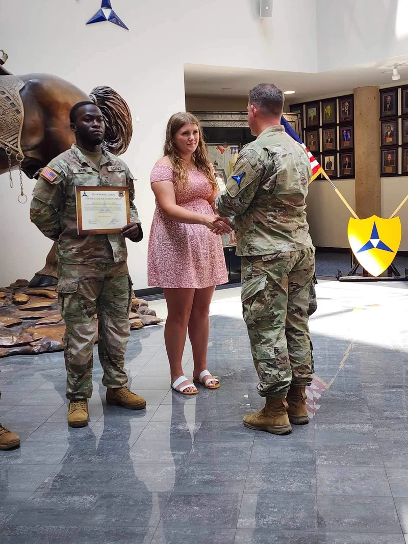 Aeriana Weicht Volunteer award Tornadorelief