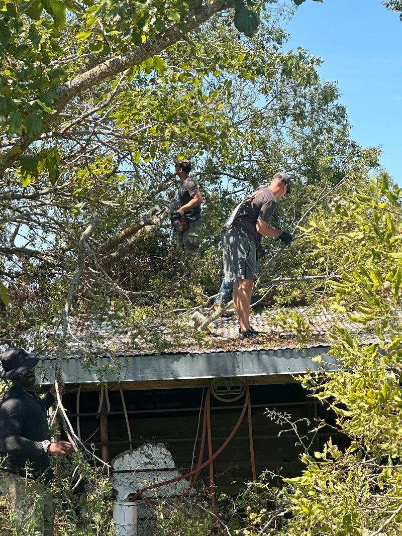Debris cleanup from Temple F2 tornadGTC fights the heat to make a difference6