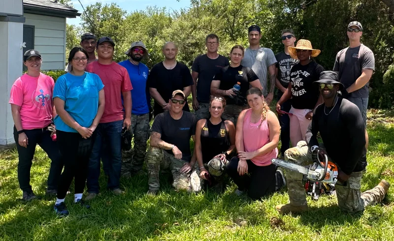 Debris cleanup from Temple F2 tornado GTC fights the heat to make a difference4 Volunteer group photo GTC active duty soldiers and families
