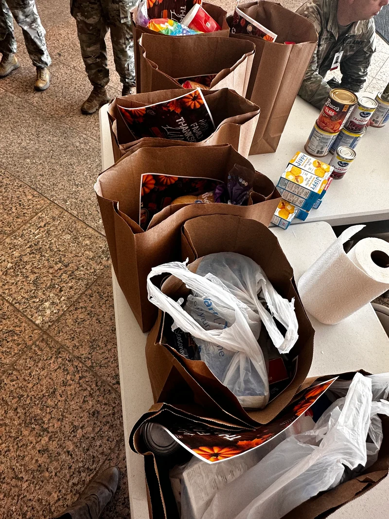 HQBN Thanksgiving Basket giveaway MilitaryAssistance2