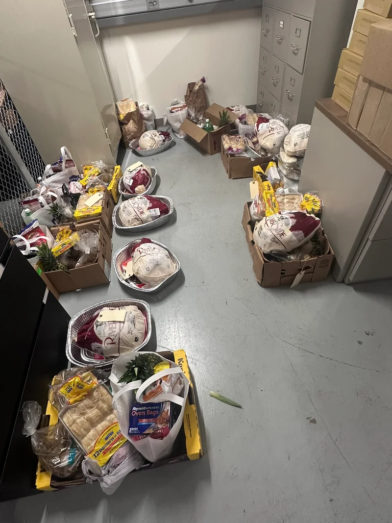 Thanksgiving Dinner Kits 2025 HQBN